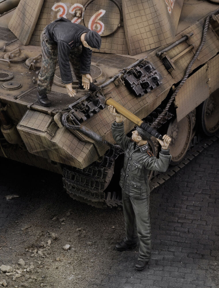 German tankers loading-ammo