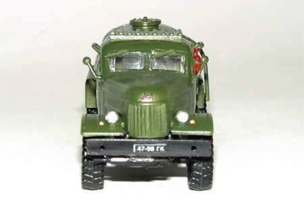 Russischer Tank-LKW ZIL-157