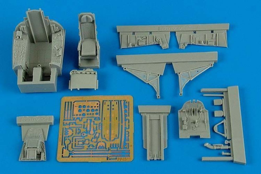 F-100C Super Sabre-early cockpit set TRU