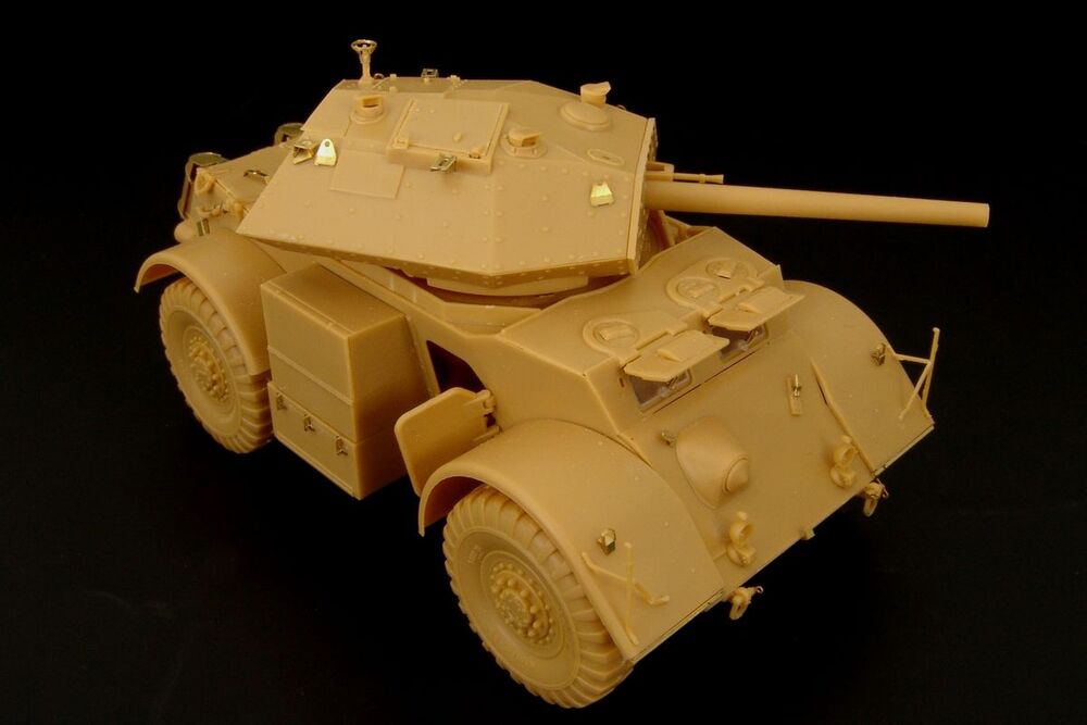 Staghound Mk III (BRONCO kit)