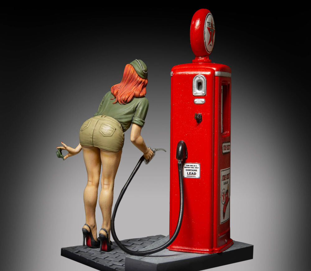 Pin-up at the gas pump