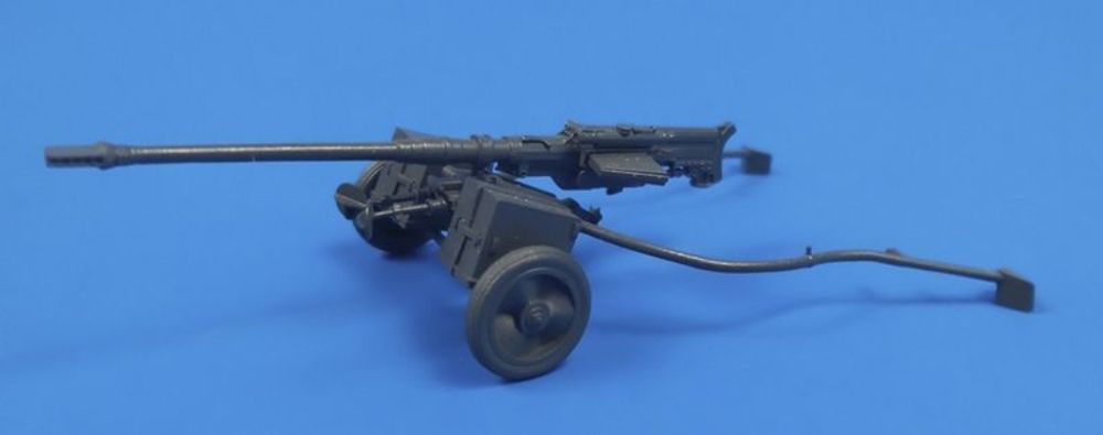 German WWII Anti-Tank Rifle Solothurn S-18/1000 w/wheeled carriage 1/35