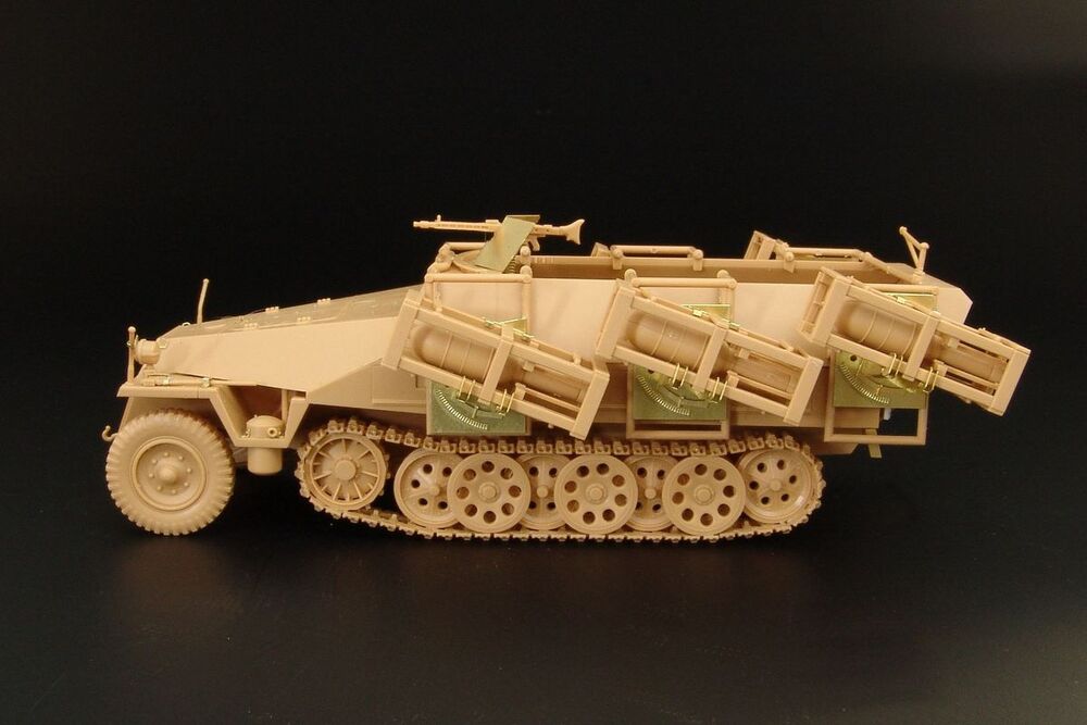 Sd Kfz 251 STUKA Zu Fuss (TAMIYA)