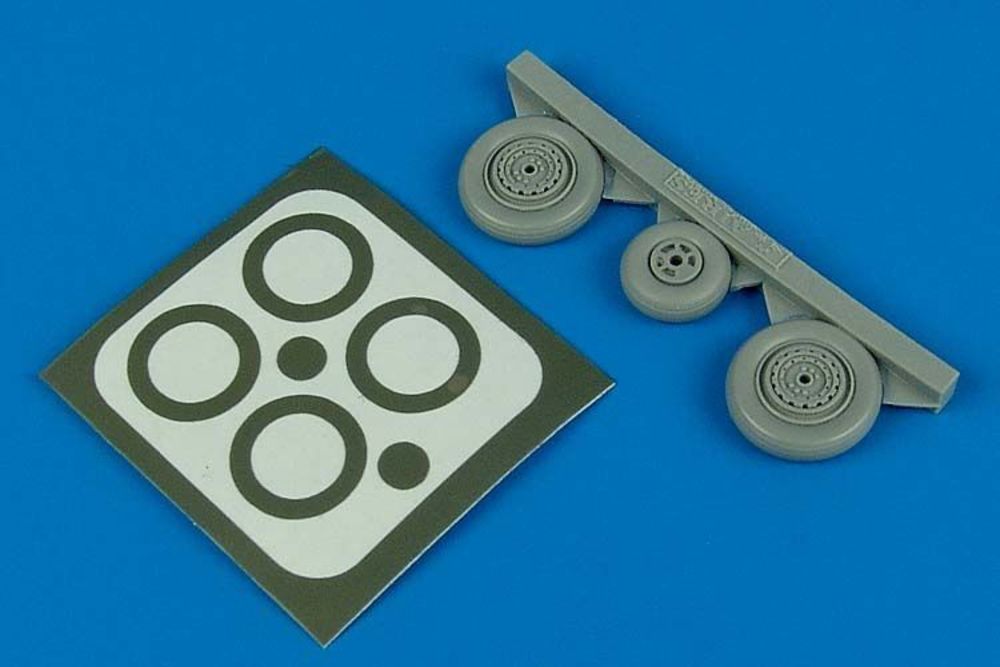 MiG-17 Fresco wheels & paint masks f��r Hobby Boss Bausatz