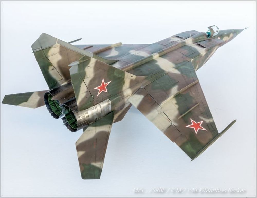 MiG-25 RBF, Soviet Reconnaissance Plane