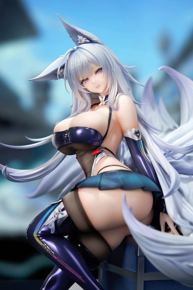 Azur Lane PVC Figure 1/7 Shinano Moonlit Chrome Ver. 25 cm