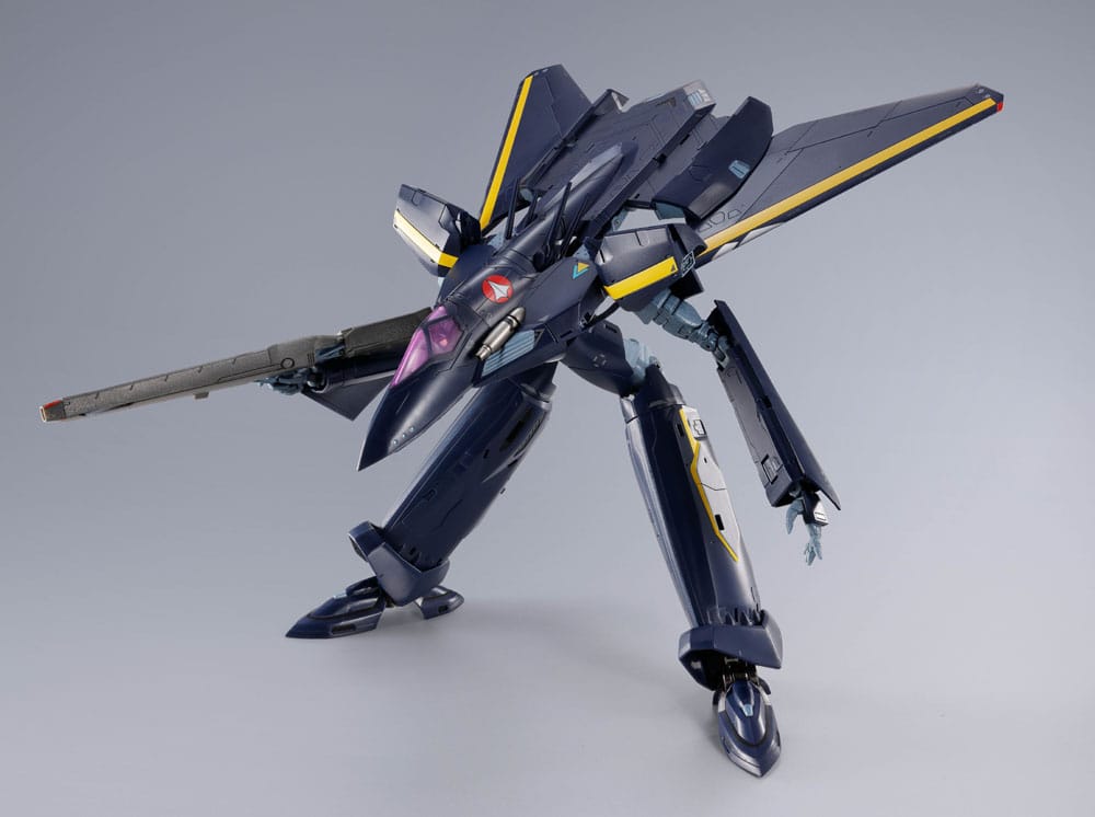 Macross 7 DX Chogokin Action Figure VF-17S Nightmare Stealthvalkyrie (Gamlin Kizaki use) 25 cm