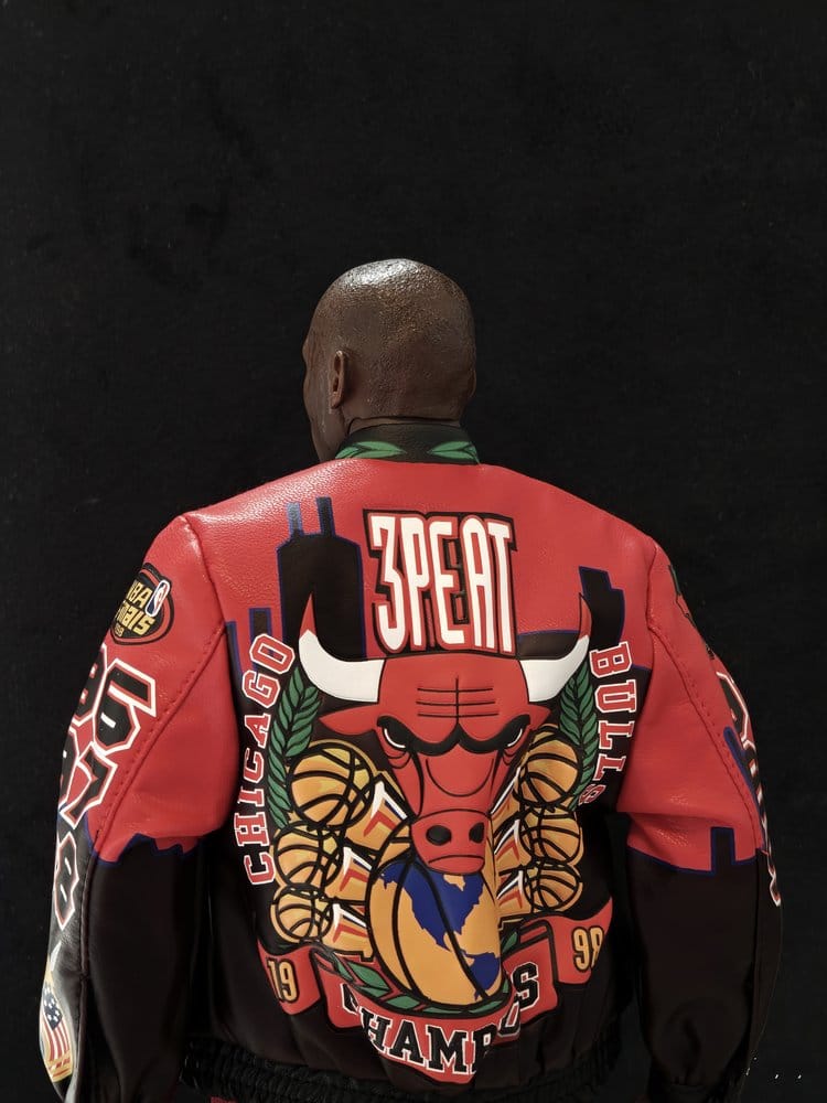 NBA Collection Real Masterpiece Action Figure 1/6 Michael Jordan Series 2 (Road Jersey Edition) 33 cm