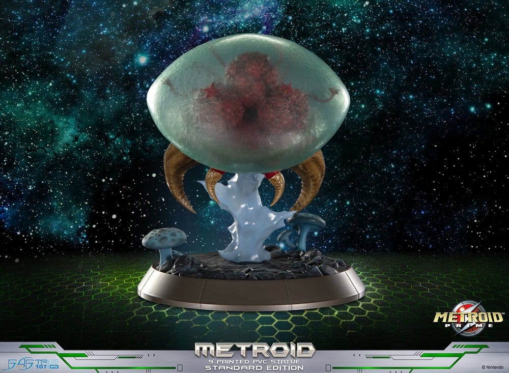 Metroid Prime PVC Figure Metroid (Standard) (Glow in the Dark) 21 cm