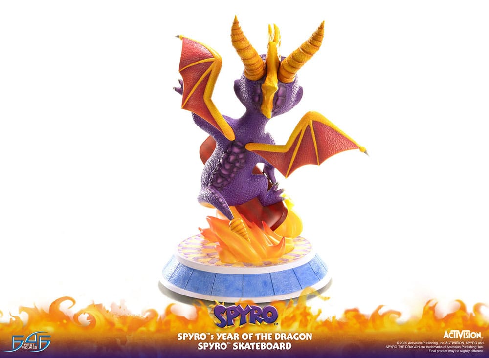 Spyro : Year of the Dragon  PVC Statue Spyro Skateboard 34 cm