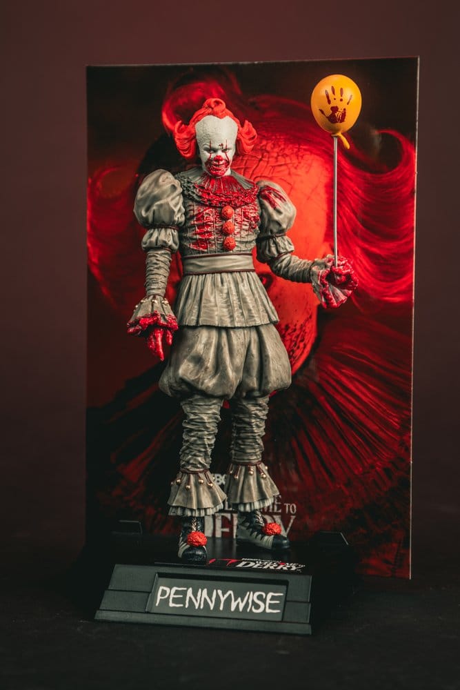 It Welcome to Derry Movie Maniacs Figure Pennywise (Bloody) 16 cm