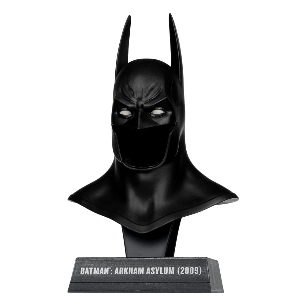 Batman: Arkham Asylum DC Direct Mini Replica 1/3 Batman Cowl 19 cm