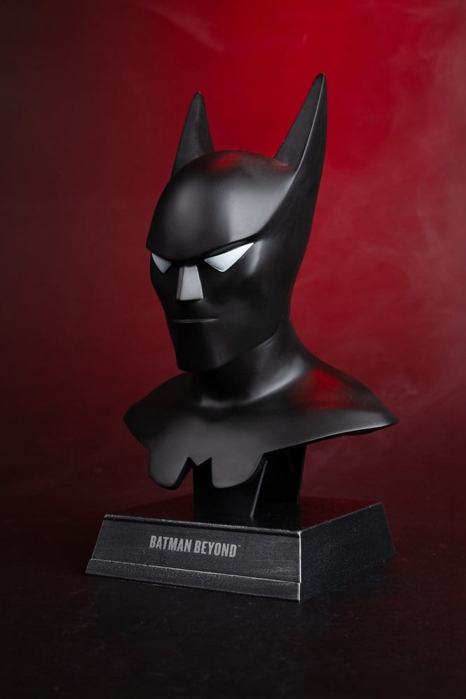 DC Direct Prop Replica 1/3 Batman Cowl (Batman Beyond Animated) 18 cm