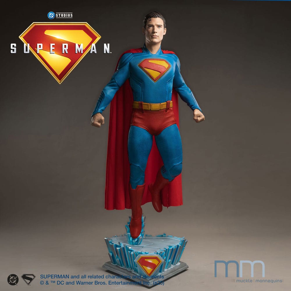 Superman 2025 Life-Size Statue Superman 246 cm