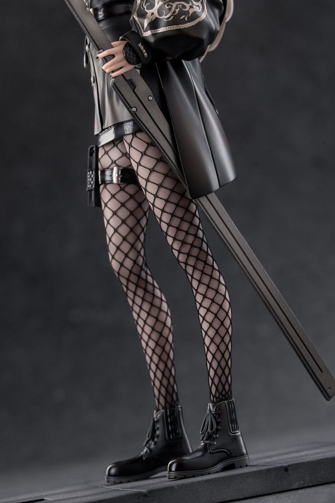 A-Z: PVC Statue 1/7 [B] Full Dress 25 cm