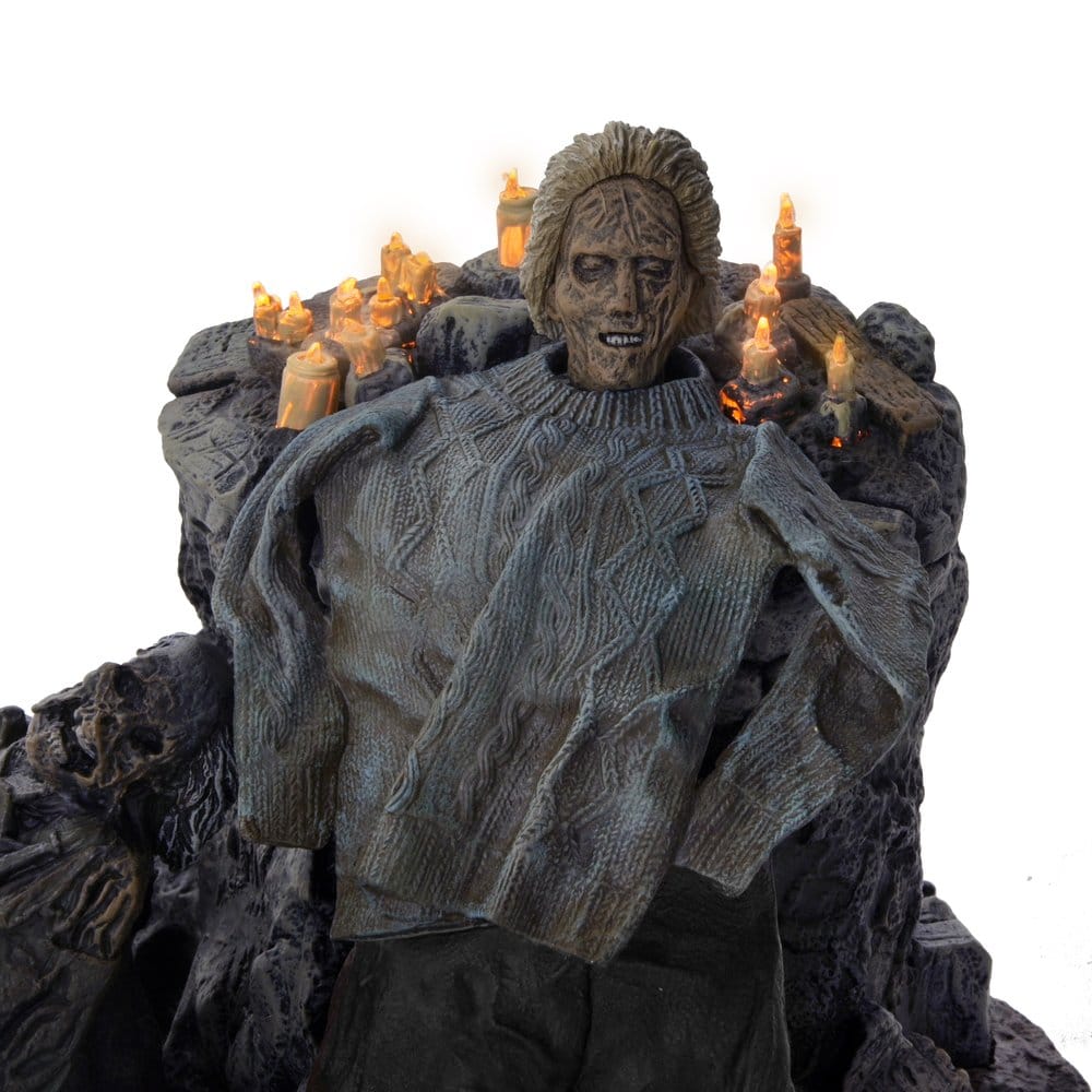 Friday the 13th: The Game Diorama Trench Coat with Spikes Inferno Room Deluxe Set