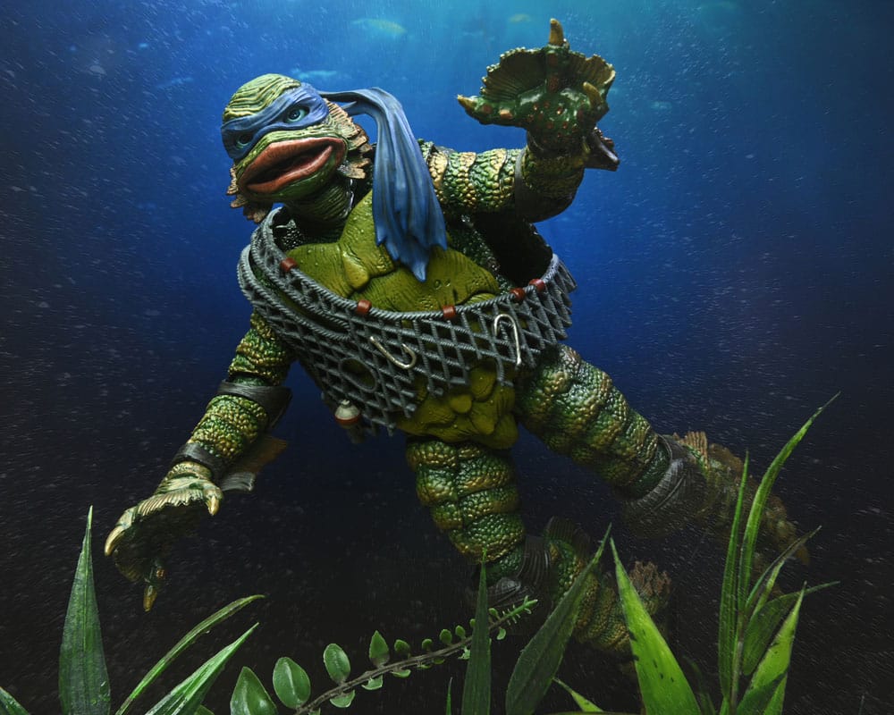 Universal Monsters x Teenage Mutant Ninja Turtles Scale Action Figure Leonardo as the Creature 18 cm