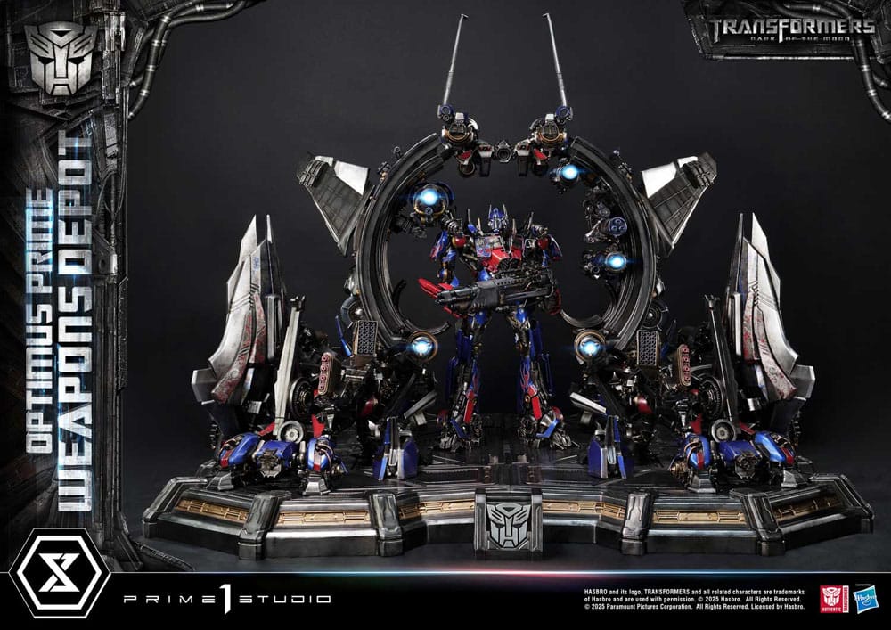 Transformers: Dark of the Moon (Movie) Museum Masterline Statue Optimus Prime Weapons Depot Bonus Version 127 cm