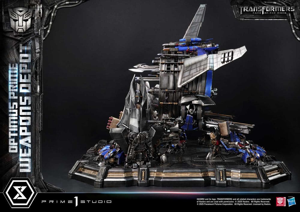 Transformers: Dark of the Moon (Movie) Museum Masterline Statue Optimus Prime Weapons Depot Bonus Version 127 cm