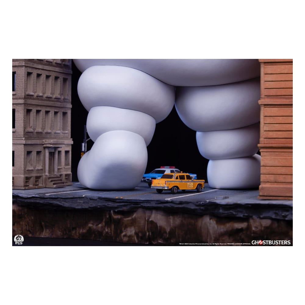 The Ghostbusters Diorama Statue Stay Puft Marshmallow Man 74 cm