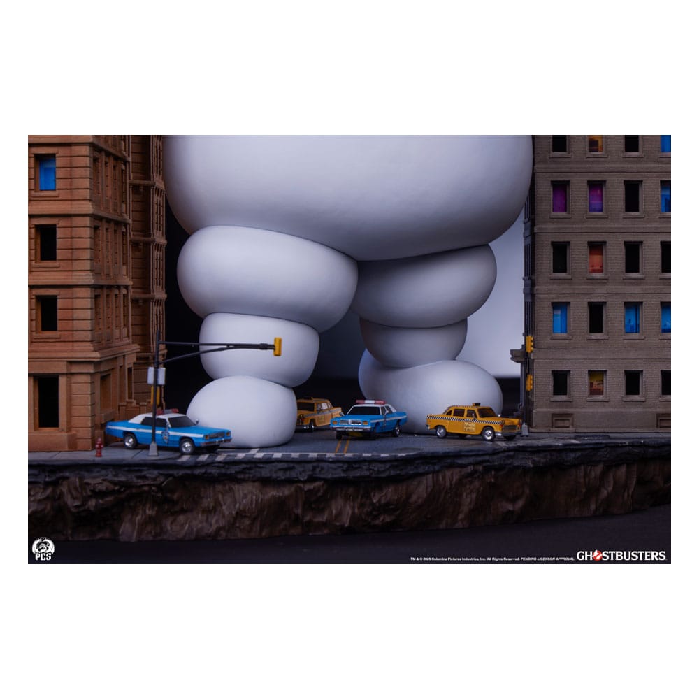 The Ghostbusters Diorama Statue Stay Puft Marshmallow Man Deluxe Edition 74 cm