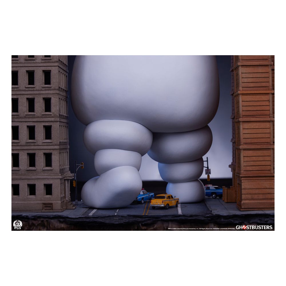 The Ghostbusters Diorama Statue Stay Puft Marshmallow Man Deluxe Edition 74 cm