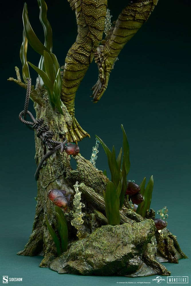 Universal Monsters Premium Format Figure Creature from the Black Lagoon 80 cm