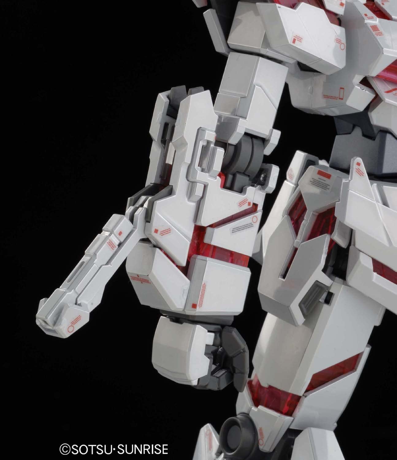 MG RX-0 Unicorn Gundam Ver.Ka (Titanium Finish) 1/100