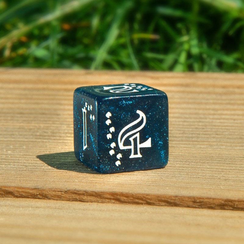 Shimmering Llama Dice Set Glittering dark Blue & White (7)